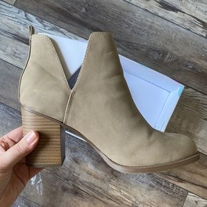 Soda Taupe Booties Size 9